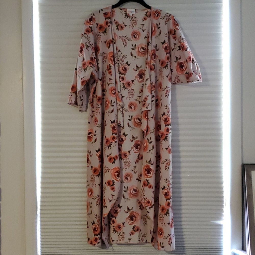 Lularoe M Cardigan satiny roses